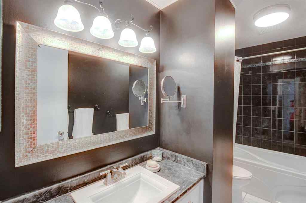 MLS&reg; # A2271803 - 80 Woodglen Road SW in Woodbine Calgary, Residential Open Houses