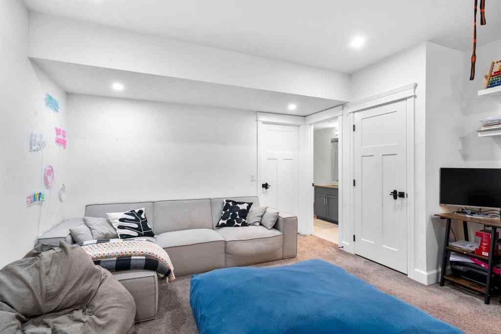 MLS&reg; # A2271805 - 950 Mahogany Boulevard SE in Mahogany Calgary, Residential Open Houses