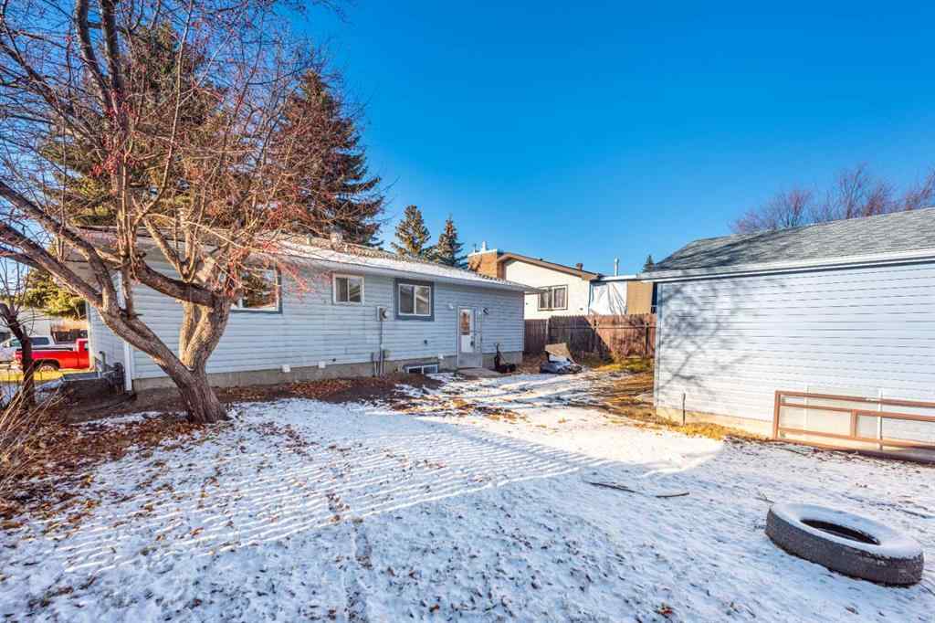 MLS&reg; # A2271812 - 1736 41 Street NE in Rundle Calgary, Residential Open Houses