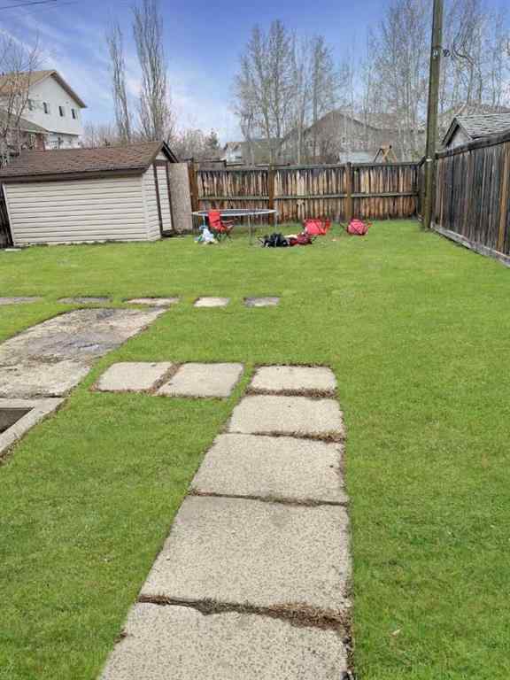 MLS&reg; # A2271826 - Unit #B 9831 100A Avenue  in NONE Sexsmith, Rental Open Houses