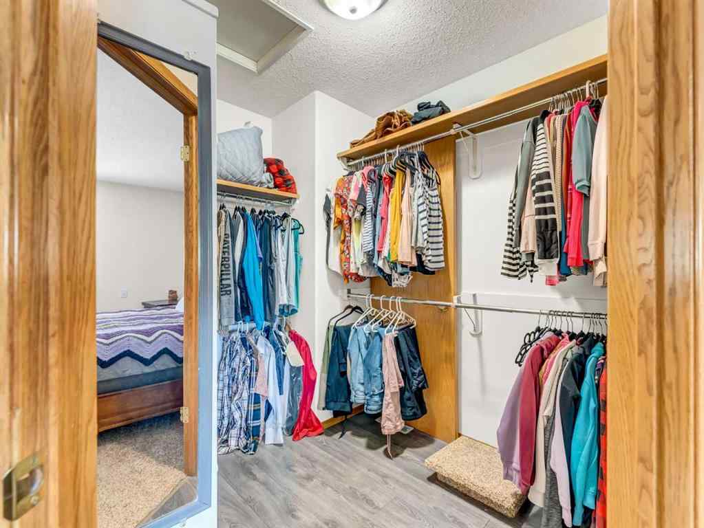 MLS&reg; # A2271829 - 10 Stanfield Place SE in SE Southridge Medicine Hat, Residential Open Houses