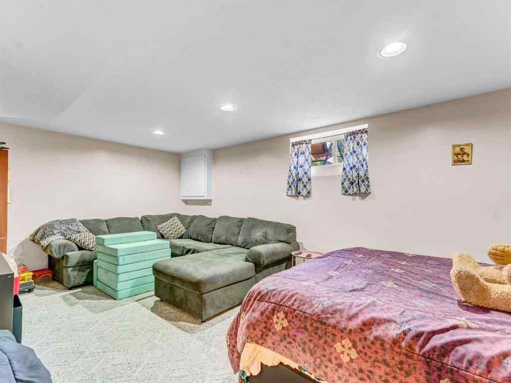 MLS&reg; # A2271829 - 10 Stanfield Place SE in SE Southridge Medicine Hat, Residential Open Houses