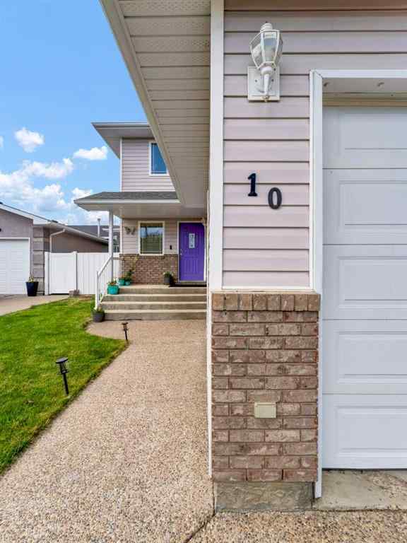 MLS&reg; # A2271829 - 10 Stanfield Place SE in SE Southridge Medicine Hat, Residential Open Houses