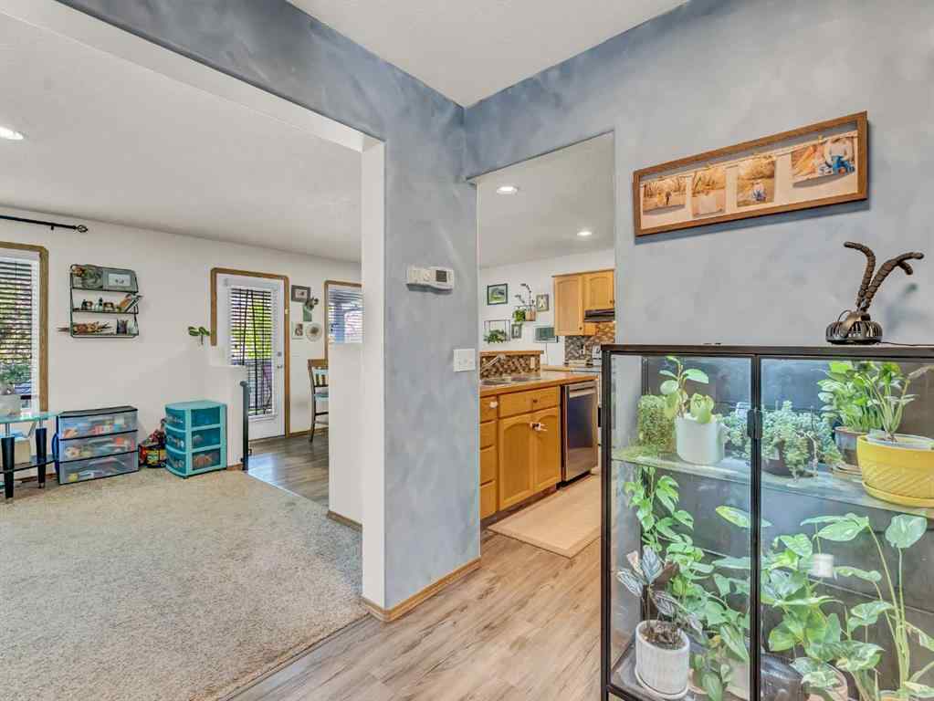 MLS&reg; # A2271829 - 10 Stanfield Place SE in SE Southridge Medicine Hat, Residential Open Houses