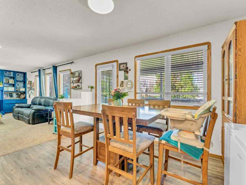 MLS&reg; # A2271829 - 10 Stanfield Place SE in SE Southridge Medicine Hat, Residential Open Houses