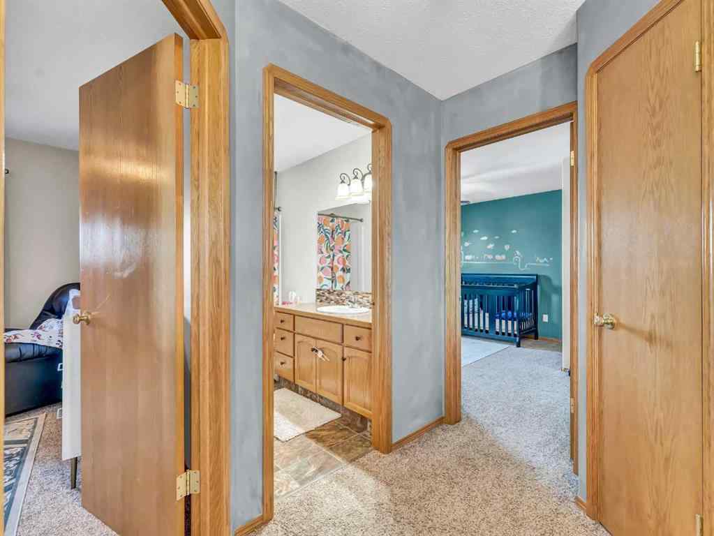 MLS&reg; # A2271829 - 10 Stanfield Place SE in SE Southridge Medicine Hat, Residential Open Houses