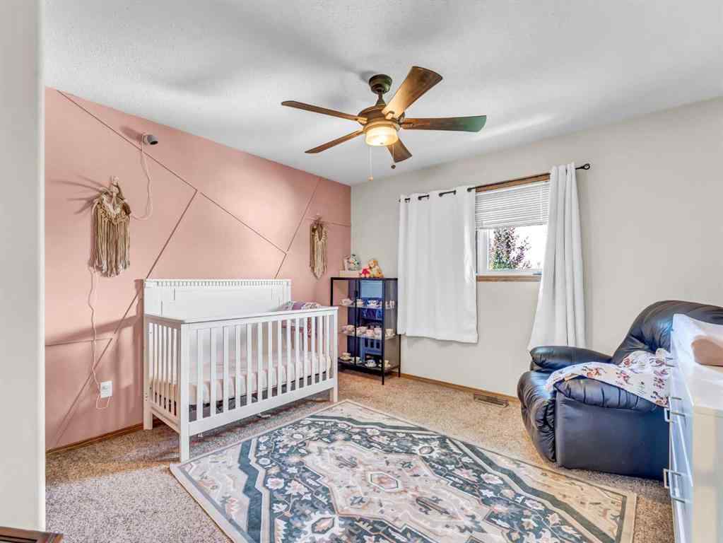 MLS&reg; # A2271829 - 10 Stanfield Place SE in SE Southridge Medicine Hat, Residential Open Houses