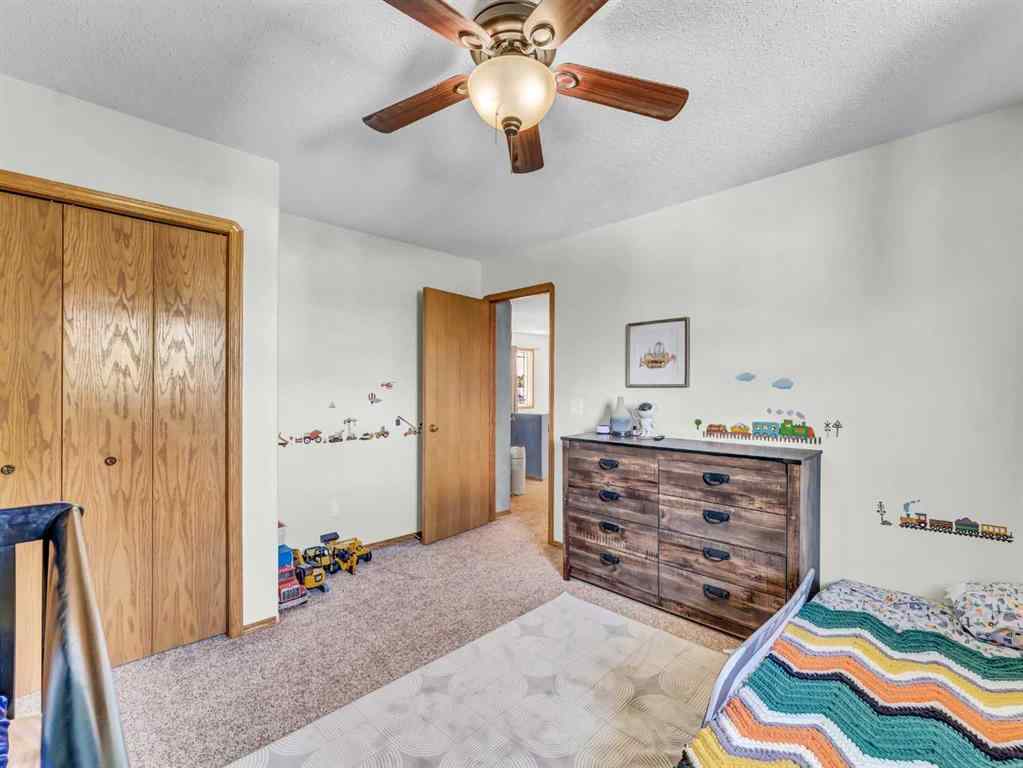 MLS&reg; # A2271829 - 10 Stanfield Place SE in SE Southridge Medicine Hat, Residential Open Houses