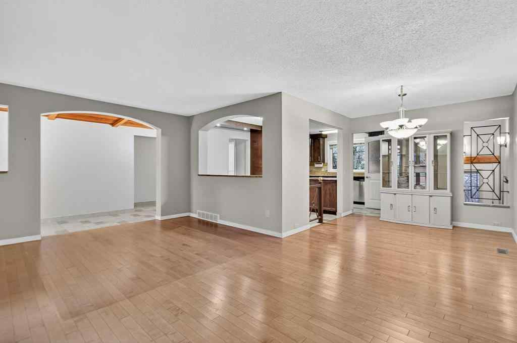 MLS&reg; # A2271834 - 5020 Nemiskam Road NW in North Haven Calgary, Residential Open Houses