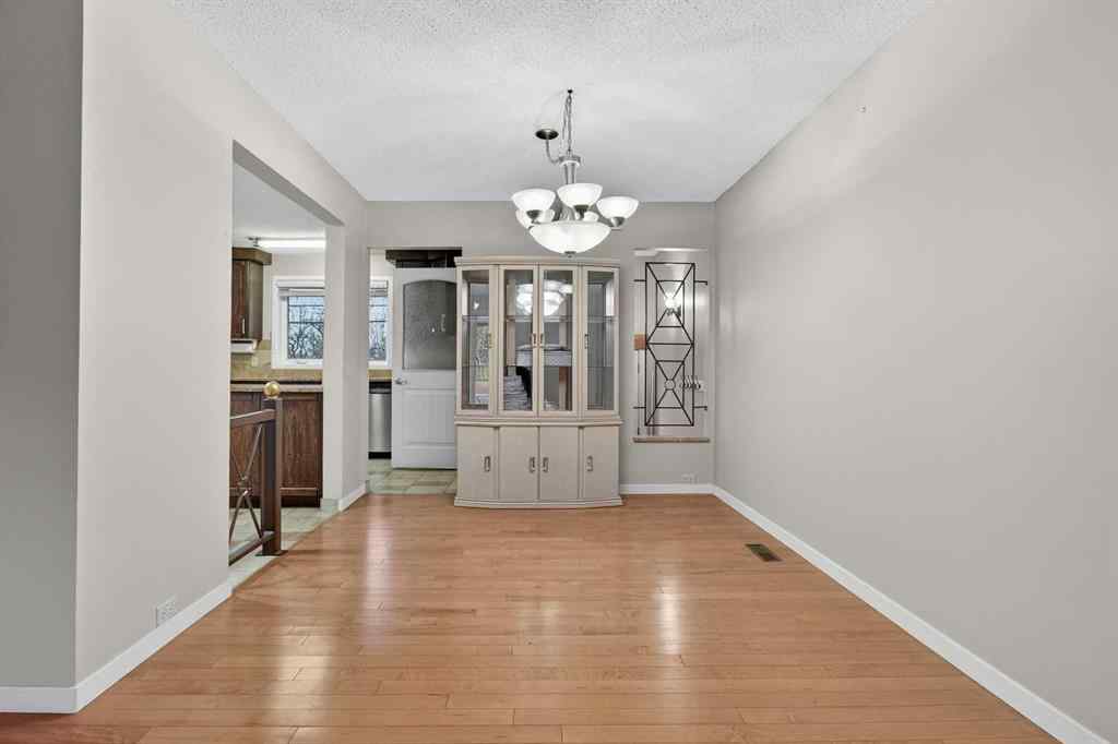 MLS&reg; # A2271834 - 5020 Nemiskam Road NW in North Haven Calgary, Residential Open Houses