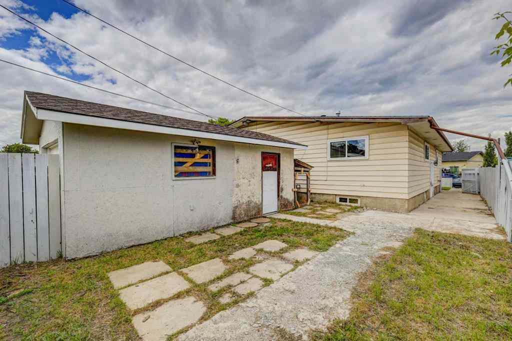 MLS&reg; # A2271840 - 146 Dovertree Place SE in Dover Calgary, Residential Open Houses