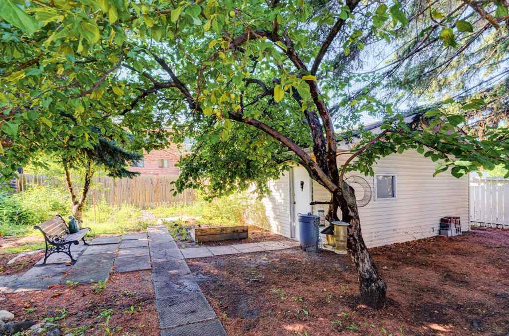 MLS&reg; # A2271856 - 6115 Bow Crescent NW in Bowness Calgary, Residential Open Houses