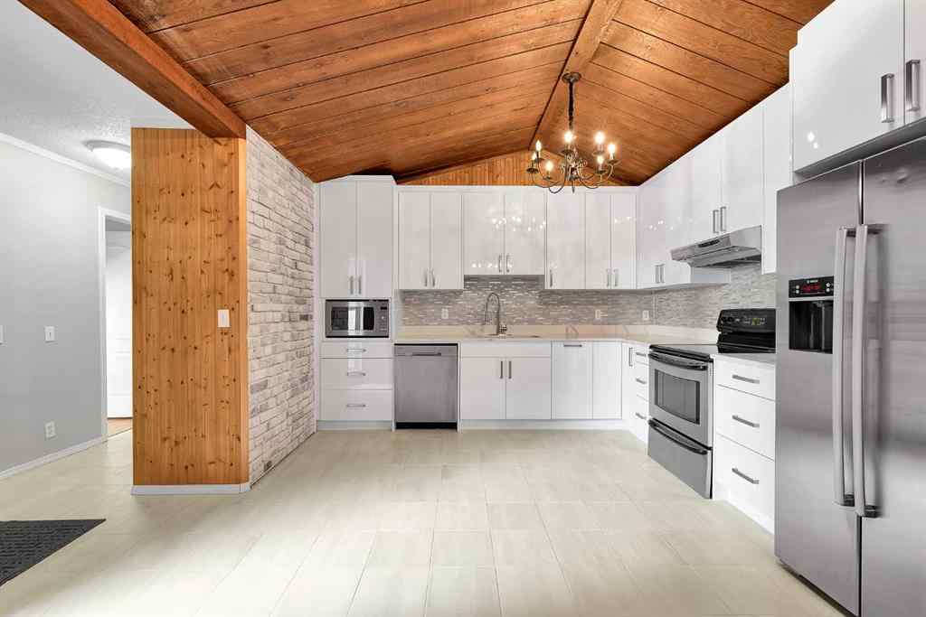 MLS&reg; # A2271859 - Unit #319 5404 10 Avenue SE in Penbrooke Meadows Calgary, Residential Open Houses