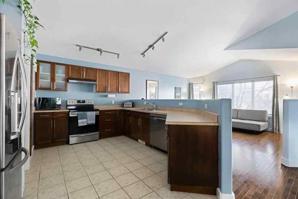 MLS&reg; # A2271866 - 121 Snowy Owl Way  in Eagle Ridge Fort McMurray, Residential Open Houses