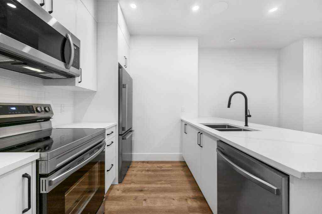 MLS® # A2271889 - 321 18 Avenue NW in Mount Pleasant Calgary, Residential Open Houses