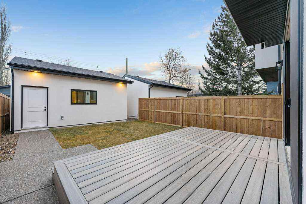 MLS® # A2271889 - 321 18 Avenue NW in Mount Pleasant Calgary, Residential Open Houses