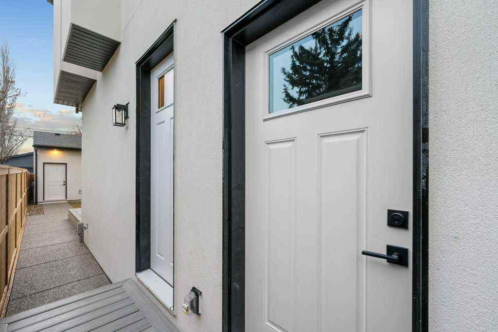 MLS® # A2271889 - 321 18 Avenue NW in Mount Pleasant Calgary, Residential Open Houses