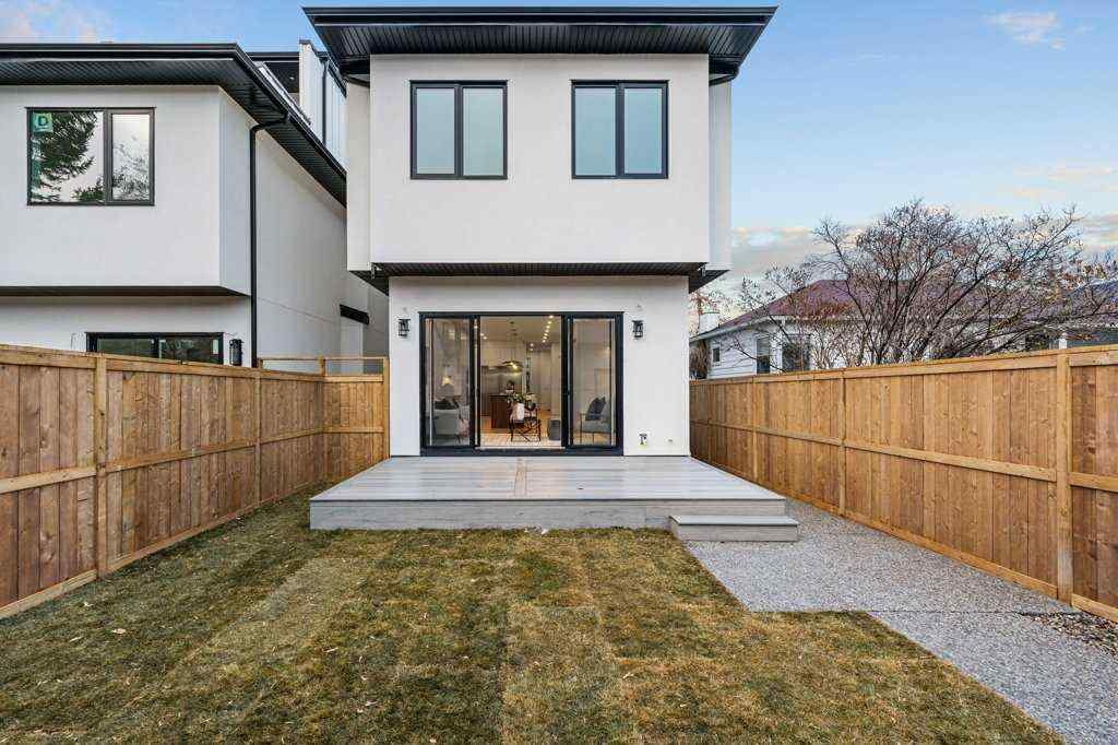 MLS® # A2271889 - 321 18 Avenue NW in Mount Pleasant Calgary, Residential Open Houses