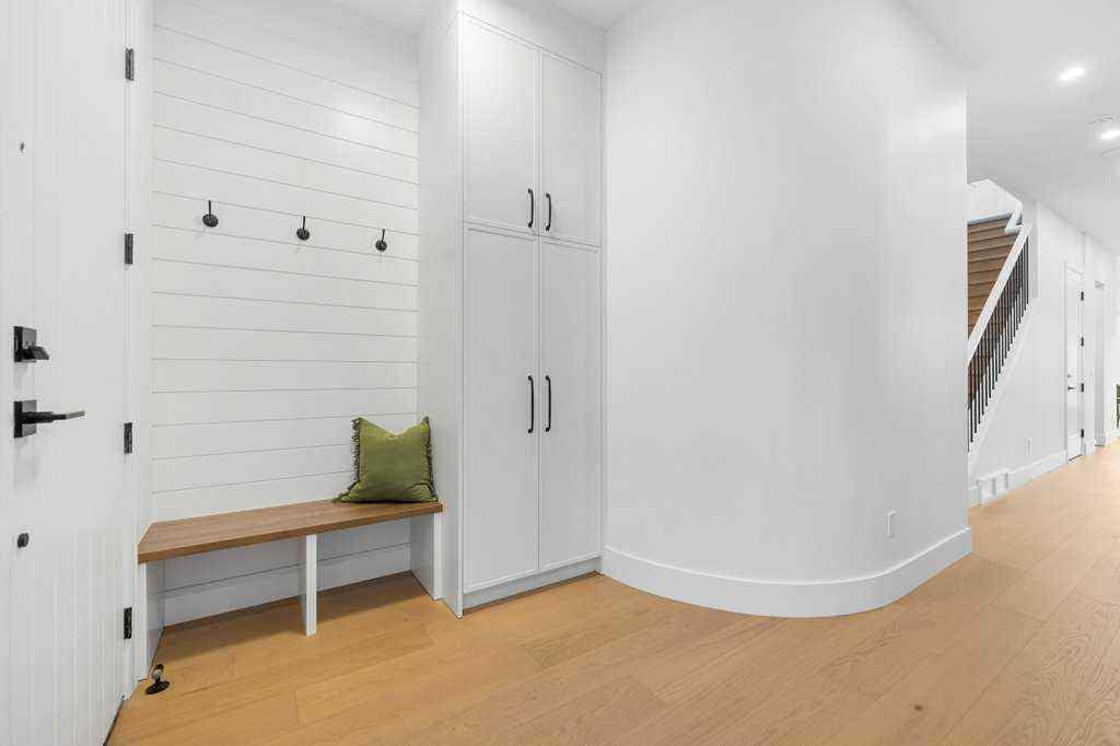 MLS® # A2271889 - 321 18 Avenue NW in Mount Pleasant Calgary, Residential Open Houses