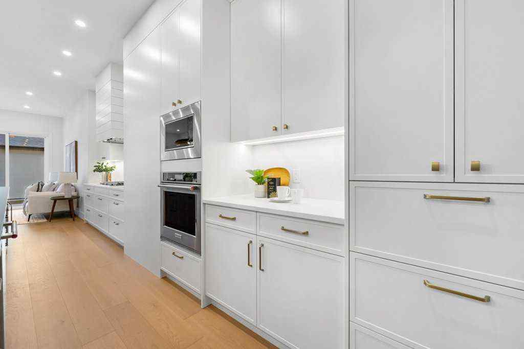 MLS® # A2271889 - 321 18 Avenue NW in Mount Pleasant Calgary, Residential Open Houses