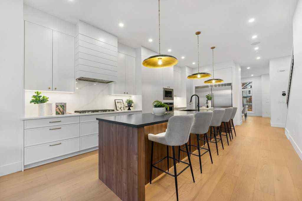 MLS® # A2271889 - 321 18 Avenue NW in Mount Pleasant Calgary, Residential Open Houses