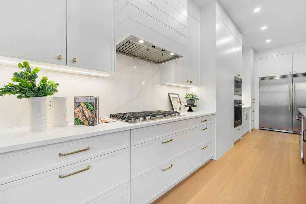 MLS® # A2271889 - 321 18 Avenue NW in Mount Pleasant Calgary, Residential Open Houses