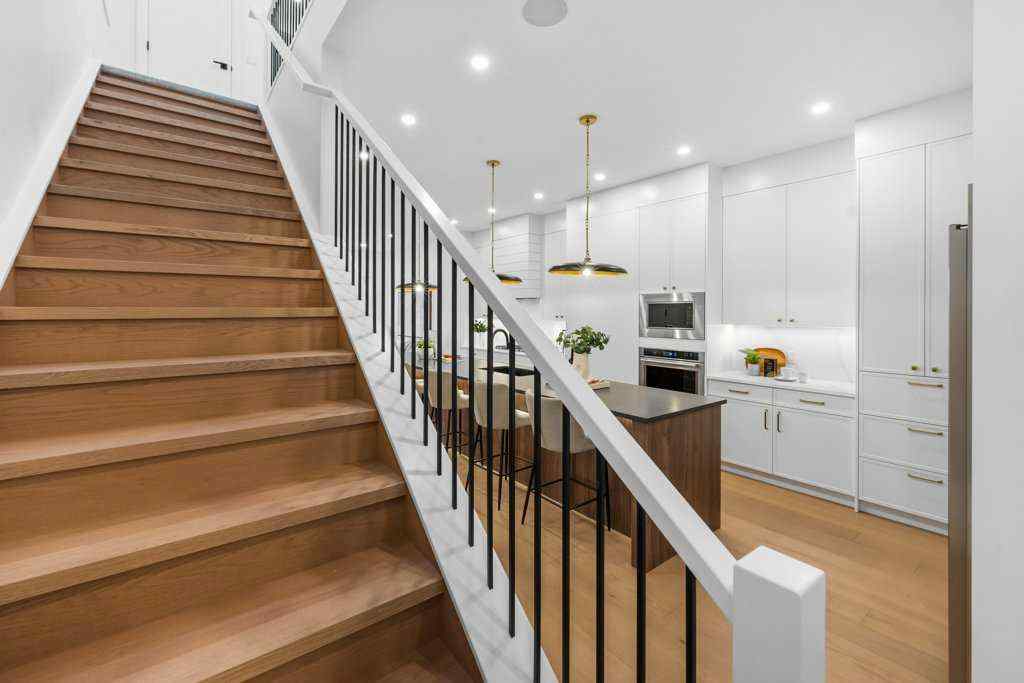 MLS® # A2271889 - 321 18 Avenue NW in Mount Pleasant Calgary, Residential Open Houses