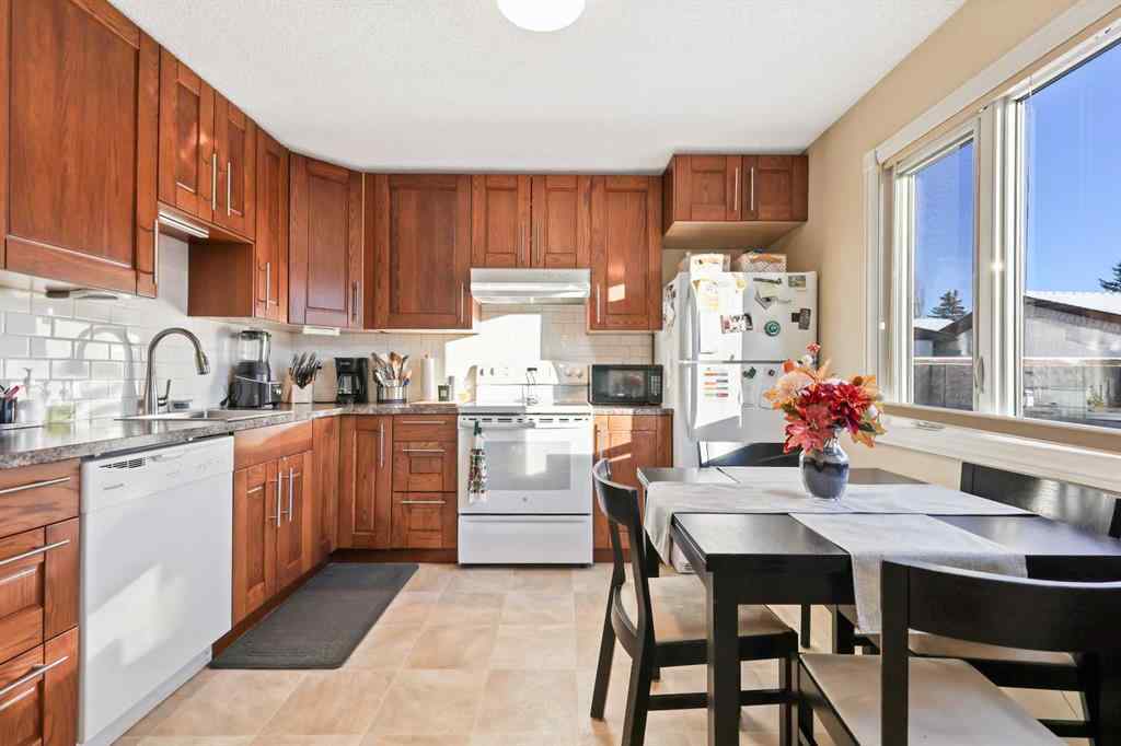 MLS&reg; # A2271908 - 115 Castlegreen Close NE in Castleridge Calgary, Residential Open Houses