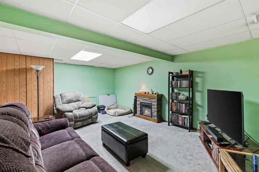 MLS&reg; # A2271908 - 115 Castlegreen Close NE in Castleridge Calgary, Residential Open Houses