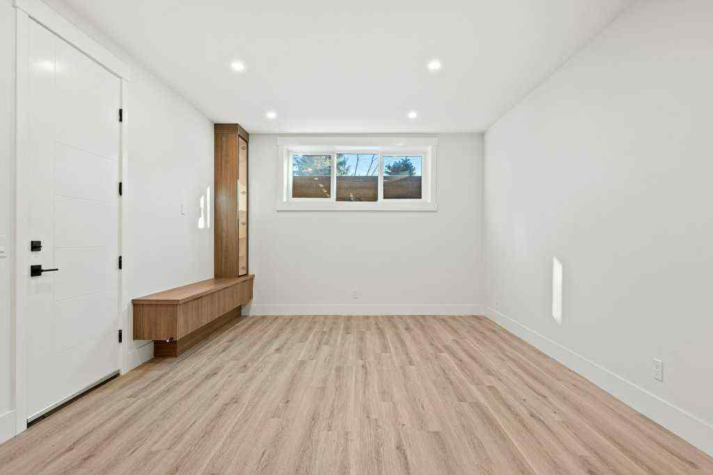 MLS® # A2271909 - 3519 42 Street SW in Glenbrook Calgary, Residential Open Houses