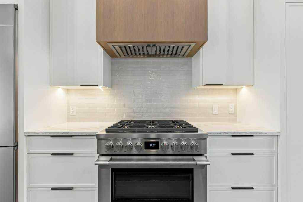 MLS® # A2271909 - 3519 42 Street SW in Glenbrook Calgary, Residential Open Houses