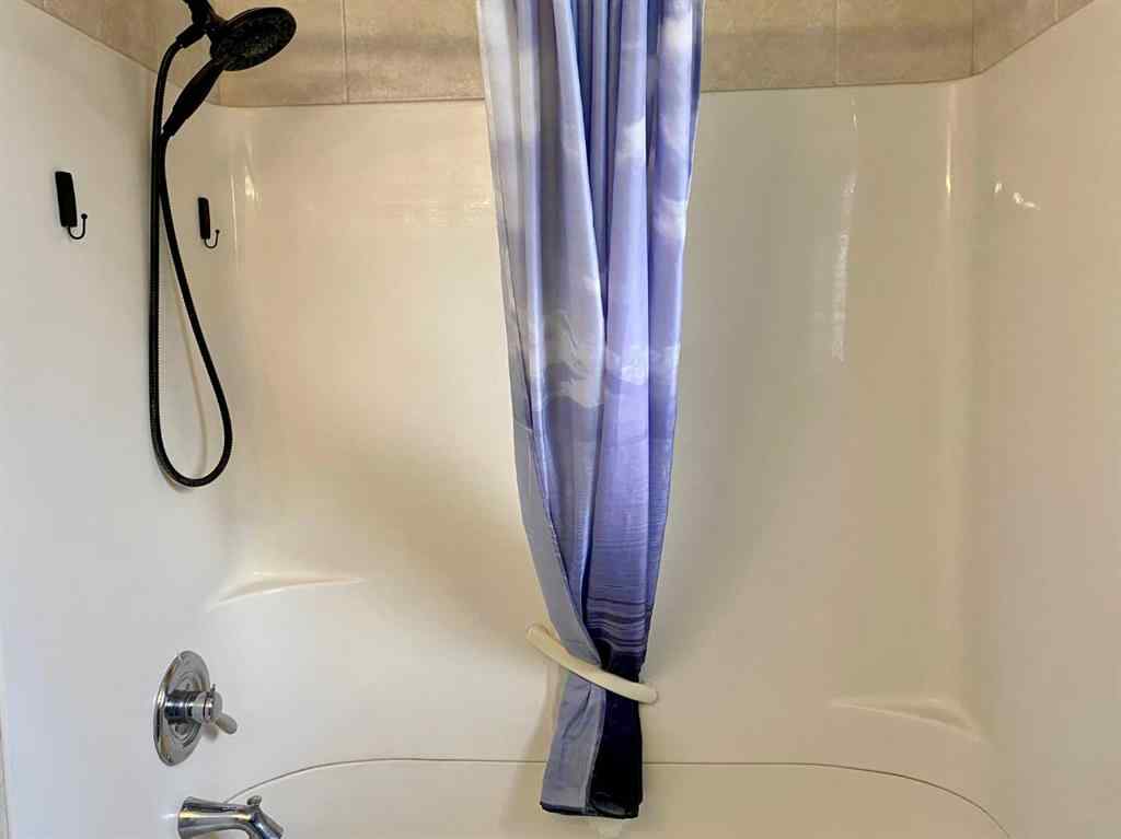 MLS&reg; # A2271943 - 89 Oxford Road W in Varsity Village Lethbridge, Rental Open Houses