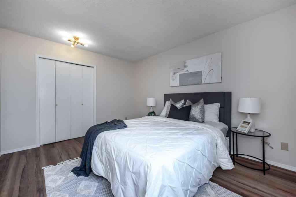 MLS&reg; # A2271959 - 47 Hawkstone Drive NW in Hawkwood Calgary, Residential Open Houses