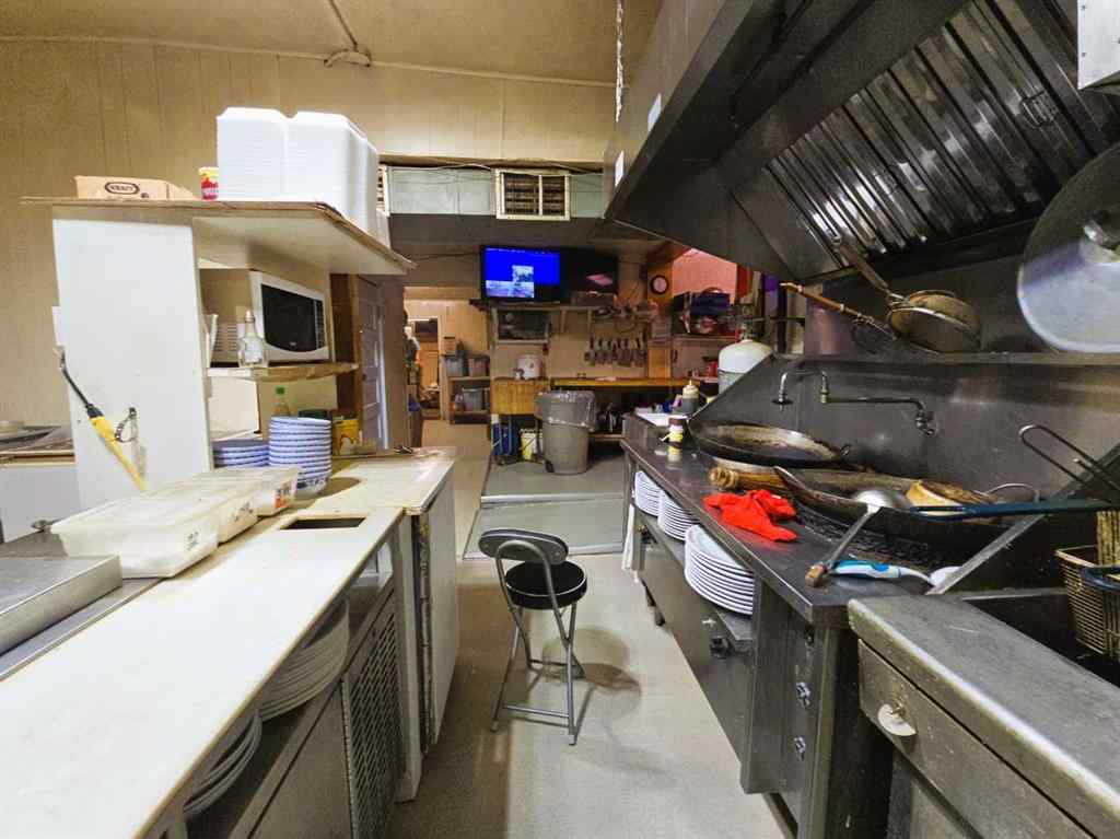 MLS&reg; # A2271967 - 102 Railway Avenue E in NONE Duchess, Commercial Open Houses