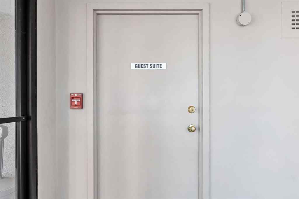 MLS&reg; # A2271972 - Unit #292 20 Coachway Road SW in Coach Hill Calgary, Residential Open Houses