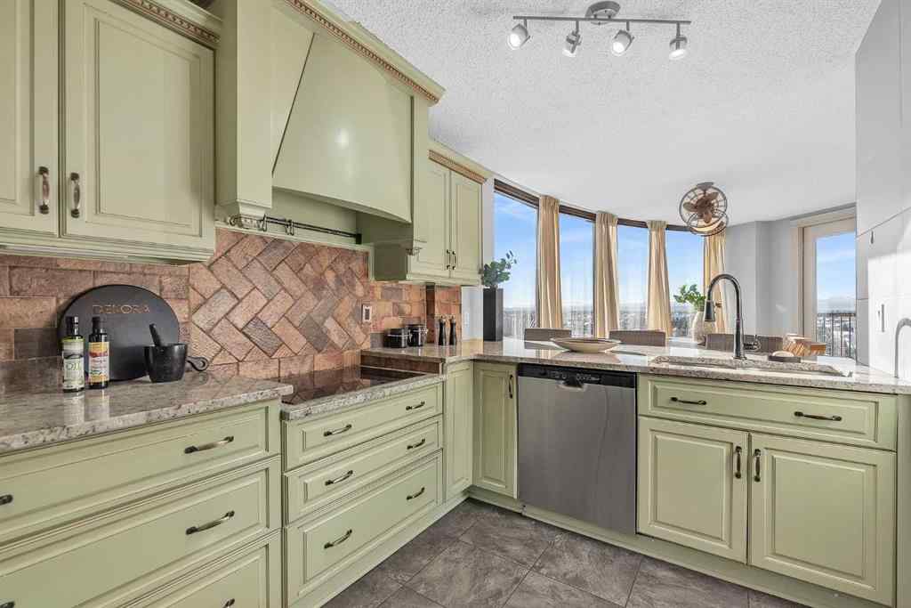 MLS&reg; # A2271972 - Unit #292 20 Coachway Road SW in Coach Hill Calgary, Residential Open Houses