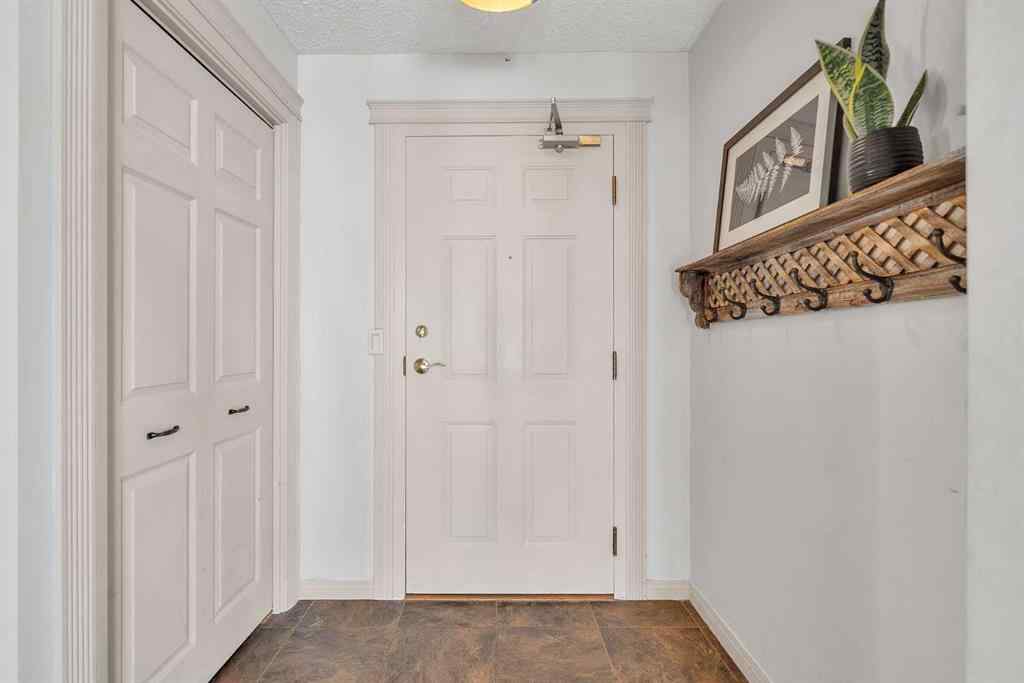 MLS&reg; # A2271972 - Unit #292 20 Coachway Road SW in Coach Hill Calgary, Residential Open Houses