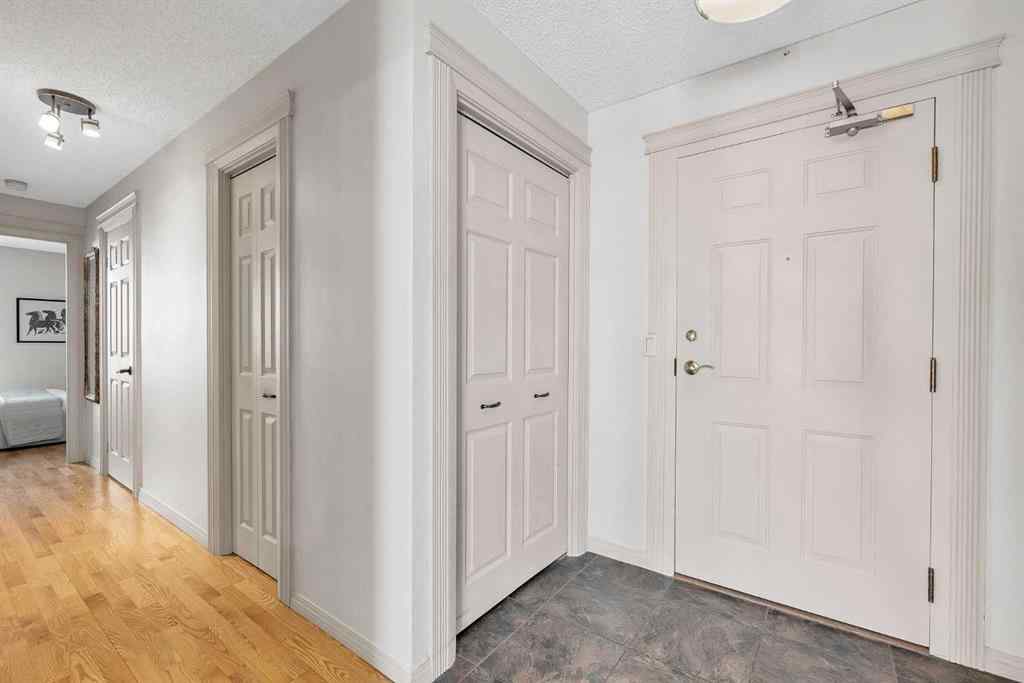 MLS&reg; # A2271972 - Unit #292 20 Coachway Road SW in Coach Hill Calgary, Residential Open Houses