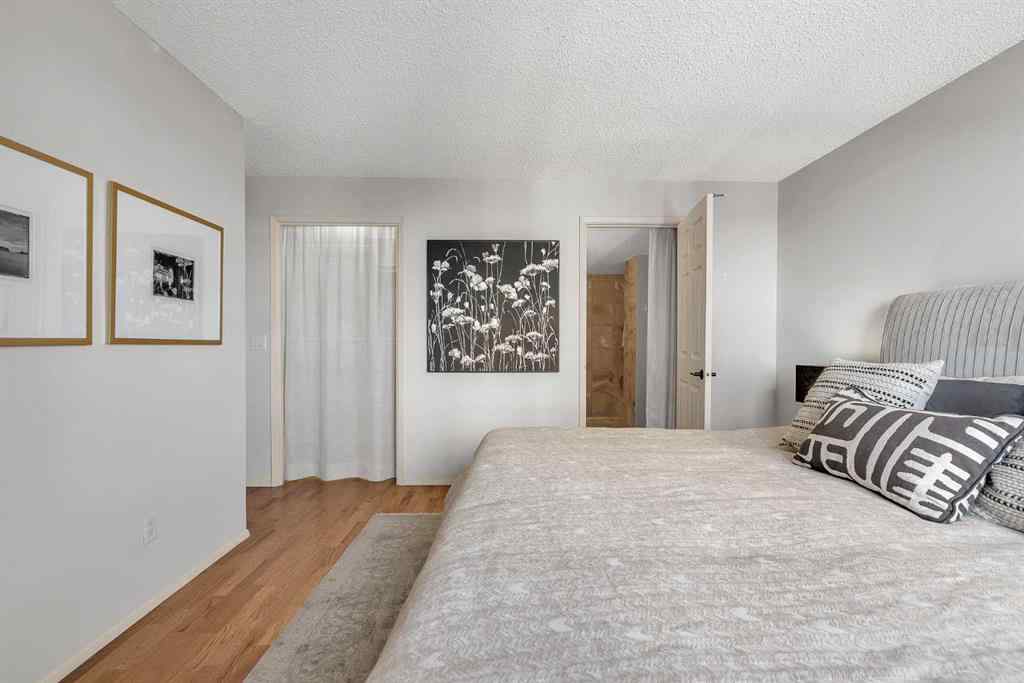 MLS&reg; # A2271972 - Unit #292 20 Coachway Road SW in Coach Hill Calgary, Residential Open Houses