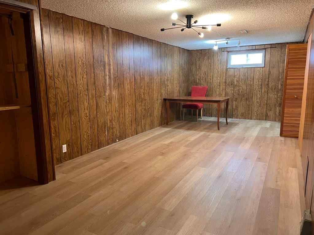 MLS&reg; # A2271983 - 2223 36 Street SE in Southview Calgary, Residential Open Houses