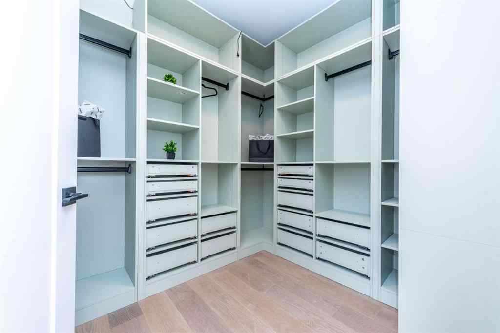 MLS&reg; # A2272003 - 3016 13 Avenue SW in Shaganappi Calgary, Residential Open Houses