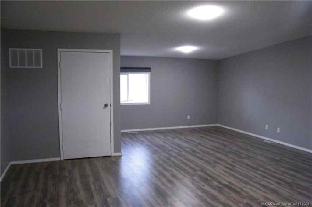 MLS® CA0177964 - 4706 43 Avenue  in  Forestburg, Commercial
