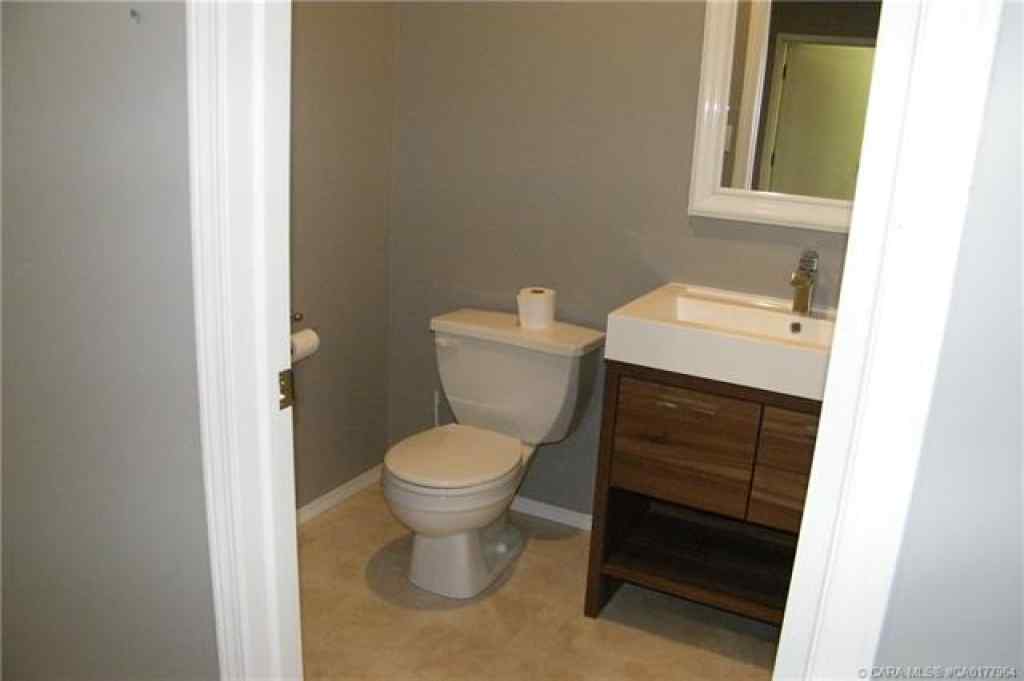 MLS® CA0177964 - 4706 43 Avenue  in  Forestburg, Commercial
