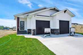 Just listed Evergreen Homes for sale 17 Ellington Crescent  in Evergreen Red Deer 