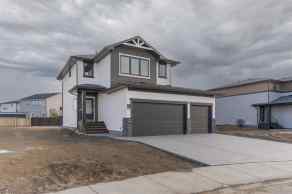 Just listed Copperwood Homes for sale 31 Miners Road W in Copperwood Lethbridge 