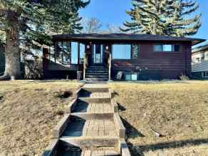 Just listed Thorncliffe Homes for sale 5615 Thorndale Place NW in Thorncliffe Calgary 