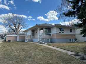Just listed Fleetwood Homes for sale 947 12A Street S in Fleetwood Lethbridge 