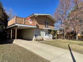 Just listed Majestic Place Homes for sale 726 24 Street N in Majestic Place Lethbridge 