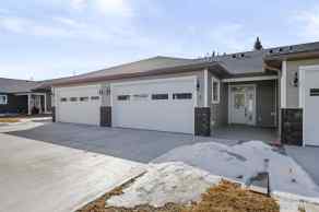 Semi Detached (Half Duplex) Sundre homes