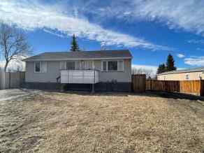 Detached Cardston homes